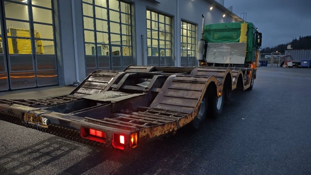 Volvo F16 8x2 metsäkone ritilä, rautajouset,hydr.perä - Timber truck: picture 4 Volvo F16 8x2 metsäkone ritilä, rautajouset,hydr.perä - Timber truck: picture 4