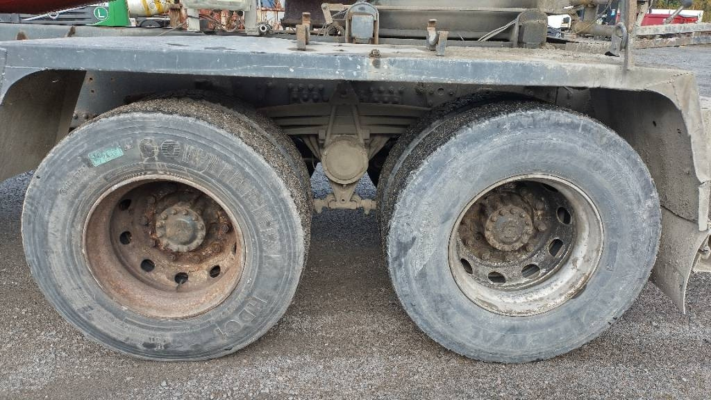 Volvo FM9 8x4 full steel,manual, mixer - Tanker truck: picture 5 Volvo FM9 8x4 full steel,manual, mixer - Tanker truck: picture 5