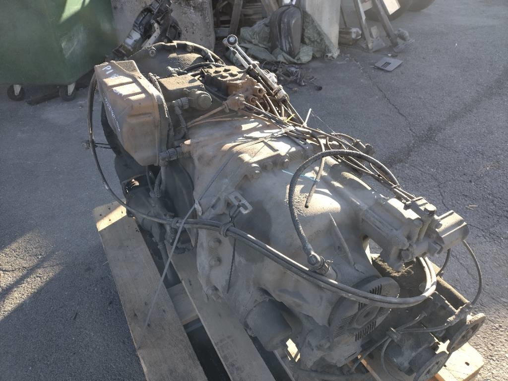 Volvo VT2214B - Gearbox for Truck: picture 1 Volvo VT2214B - Gearbox for Truck: picture 1