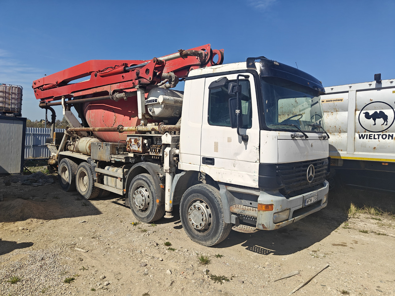 Mercedes Benz Actros - Cement mixer: picture 1 Mercedes Benz Actros - Cement mixer: picture 1