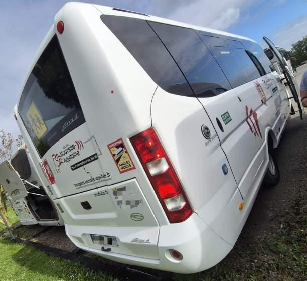 Iveco FERQUI SUNRISE / 35 MIEJSC/ EURO 6 SPROWADZONE - Minibus, People carrier: picture 3 Iveco FERQUI SUNRISE / 35 MIEJSC/ EURO 6 SPROWADZONE - Minibus, People carrier: picture 3