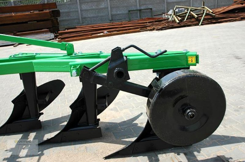 BOMET Rahmenpflug U013/1 3 Schar 0,25m Körperbreite - Plough: picture 2 BOMET Rahmenpflug U013/1 3 Schar 0,25m Körperbreite - Plough: picture 2