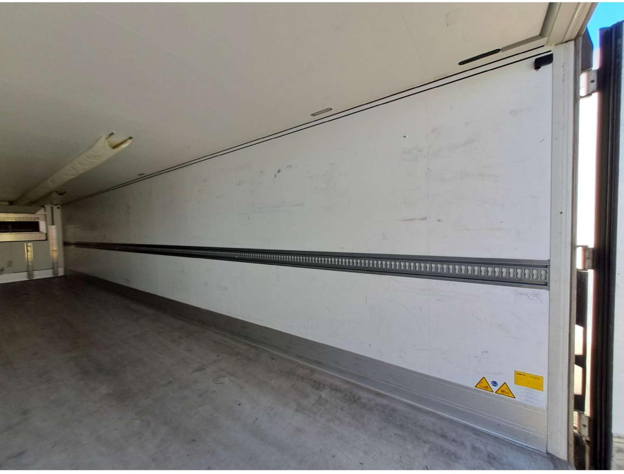 2022 Schmitz Cargobull SKO FP 45 Carrier Vector 1550 - Refrigerated semi-trailer: picture 5 2022 Schmitz Cargobull SKO FP 45 Carrier Vector 1550 - Refrigerated semi-trailer: picture 5