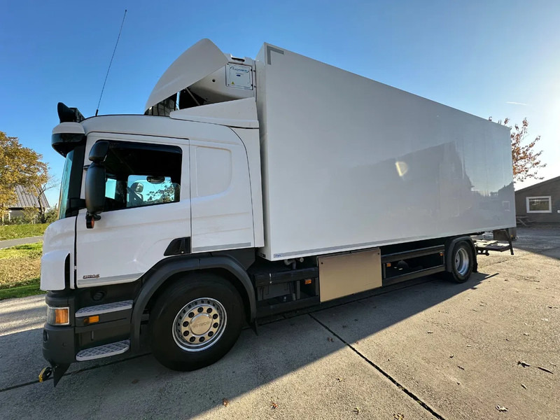 Scania P280 / NL TRUCK / EURO 6 / FULL AIR / CARRIER SUPRA 1250 / TOPCONDITION / LIFT+DOORS - Refrigerated truck: picture 4 Scania P280 / NL TRUCK / EURO 6 / FULL AIR / CARRIER SUPRA 1250 / TOPCONDITION / LIFT+DOORS - Refrigerated truck: picture 4