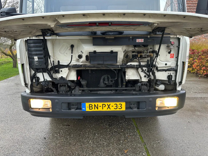 Volvo FL 612 180 / 12T / NL TRUCK / EURO3 / ANALOG / MANUAL / LEAF SPRING / BOX+LIFT / LOW KM - Box truck: picture 3 Volvo FL 612 180 / 12T / NL TRUCK / EURO3 / ANALOG / MANUAL / LEAF SPRING / BOX+LIFT / LOW KM - Box truck: picture 3