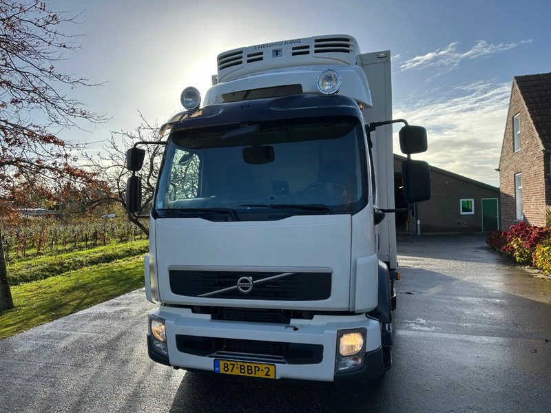 Volvo FL / THERMOKING TS 300 + HEATER FOR PLANTS / EURO5 / SIDE DOOR - Refrigerated truck: picture 2 Volvo FL / THERMOKING TS 300 + HEATER FOR PLANTS / EURO5 / SIDE DOOR - Refrigerated truck: picture 2