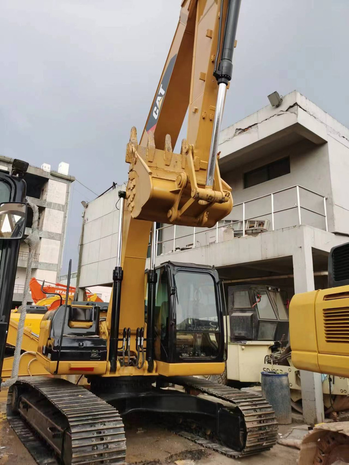 CATERPILLAR 323DL - Crawler excavator: picture 4 CATERPILLAR 323DL - Crawler excavator: picture 4