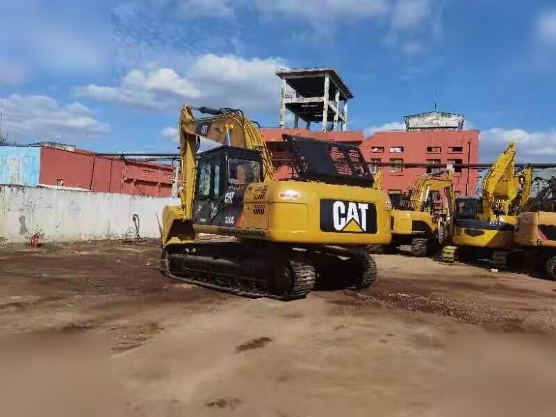 CATERPILLAR 330C - Crawler excavator: picture 2 CATERPILLAR 330C - Crawler excavator: picture 2