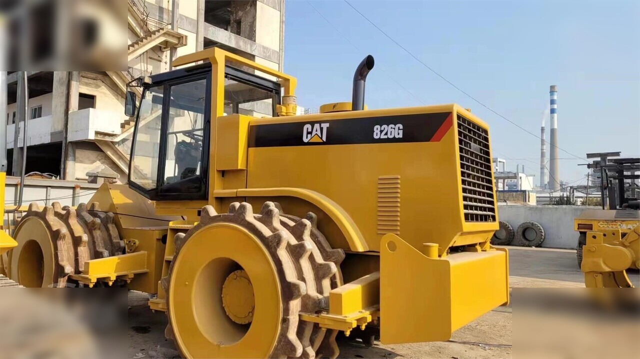 CATERPILLAR 826G - Compactor: picture 3 CATERPILLAR 826G - Compactor: picture 3