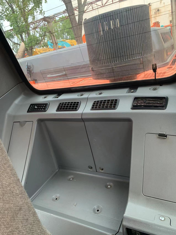 DOOSAN DX300LC - Crawler excavator: picture 3 DOOSAN DX300LC - Crawler excavator: picture 3