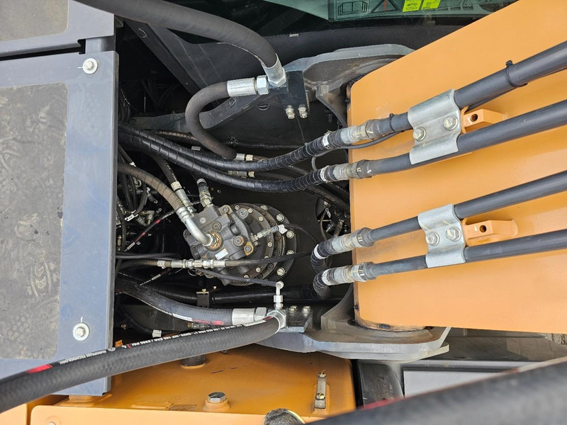Crawler excavator Case CX220C: picture 10