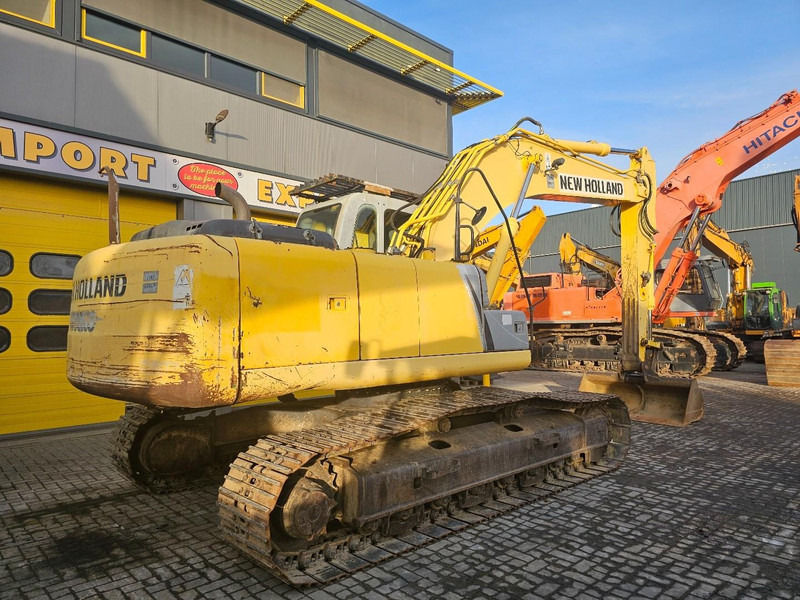 New Holland E215B - Crawler excavator: picture 4 New Holland E215B - Crawler excavator: picture 4