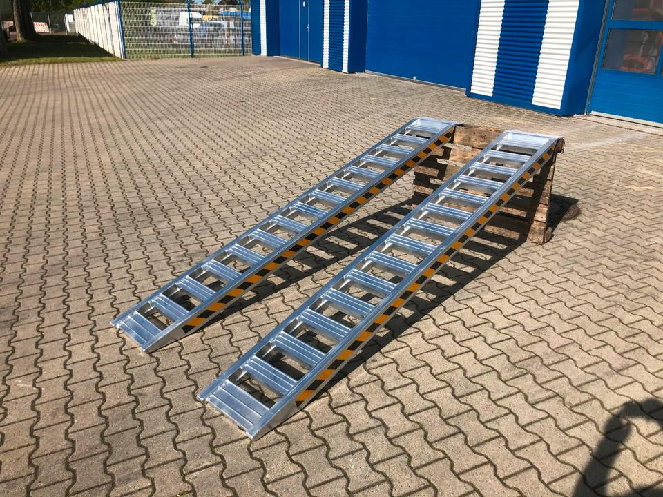 Loading ramp Alurampen Satz 3,50m 4000KG Minibagger Minilader Quad Auffahrrampe *INKL.19% MWST*: picture 6 Loading ramp Alurampen Satz 3,50m 4000KG Minibagger Minilader Quad Auffahrrampe *INKL.19% MWST*: picture 6