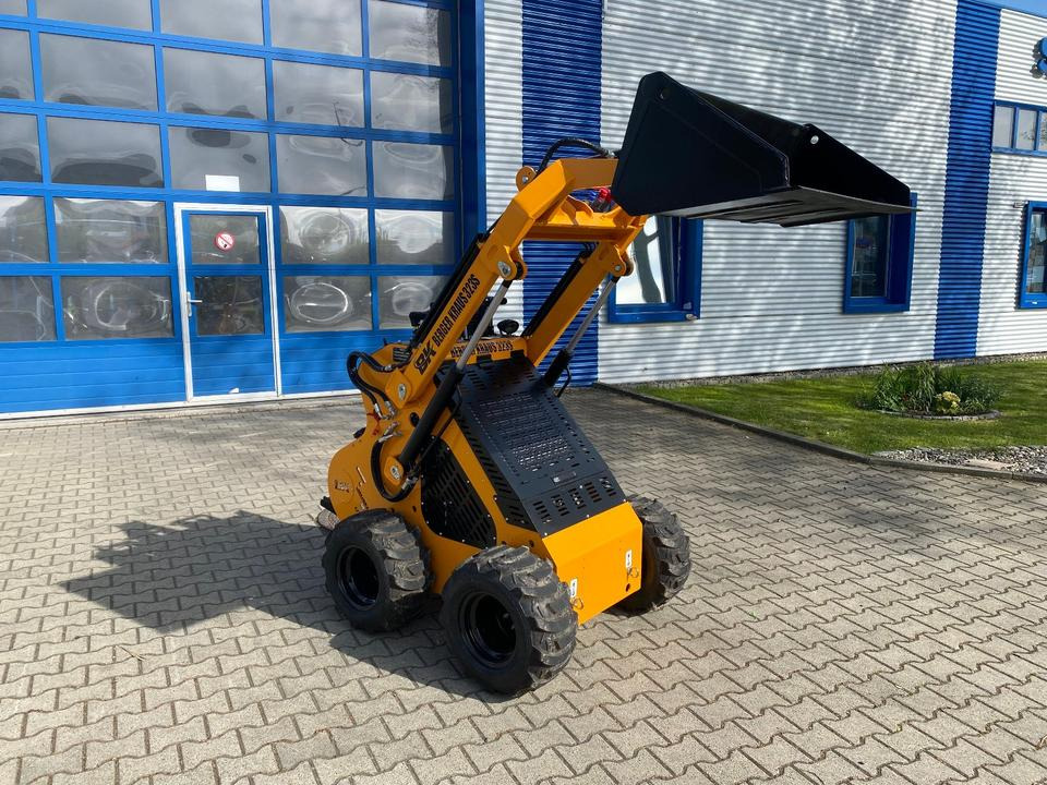 Radlader / Minilader BK323S mit Zubehör Komplettpaket *INKL.19% MWST.*BERGER KRAUS*BRIGGS&STRATTON* - Skid steer loader: picture 4 Radlader / Minilader BK323S mit Zubehör Komplettpaket *INKL.19% MWST.*BERGER KRAUS*BRIGGS&STRATTON* - Skid steer loader: picture 4
