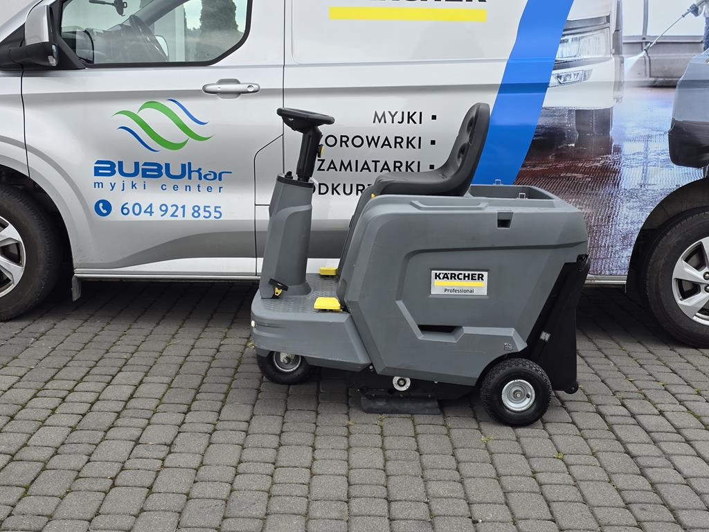 KÄRCHER Zamiatarka KARCHER KM 85/50 R Bp Pack 2019 R 91 HOURS - Industrial sweeper: picture 4 KÄRCHER Zamiatarka KARCHER KM 85/50 R Bp Pack 2019 R 91 HOURS - Industrial sweeper: picture 4