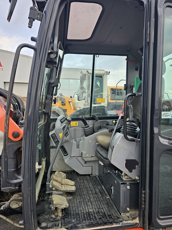 Mini excavator KUBOTA KX080-4a: picture 9