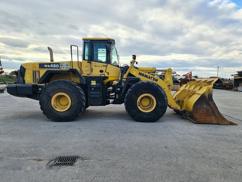 Komatsu WA480-5 - Wheel loader: picture 5 Komatsu WA480-5 - Wheel loader: picture 5