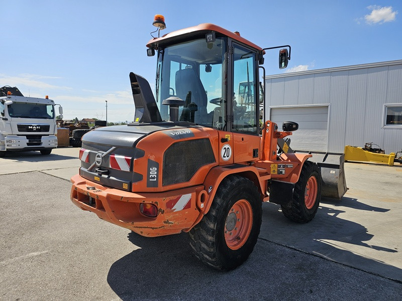 VOLVO L30G - Wheel loader: picture 4 VOLVO L30G - Wheel loader: picture 4