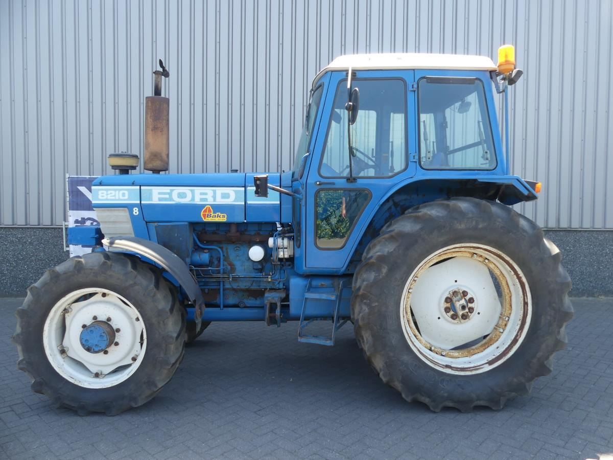 Ford 8210 - Farm tractor: picture 3 Ford 8210 - Farm tractor: picture 3