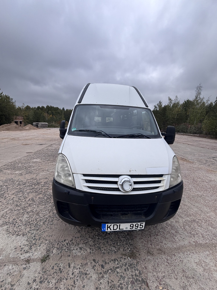 IVECO Daily - Minibus, People carrier: picture 2 IVECO Daily - Minibus, People carrier: picture 2