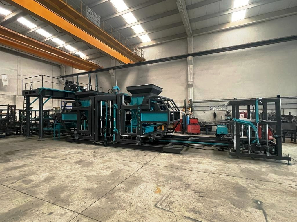 Constmach Machine de Fabrication de Blocs de Béton BS-25 (Machine de Pavage en Béton) - Block making machine: picture 2 Constmach Machine de Fabrication de Blocs de Béton BS-25 (Machine de Pavage en Béton) - Block making machine: picture 2