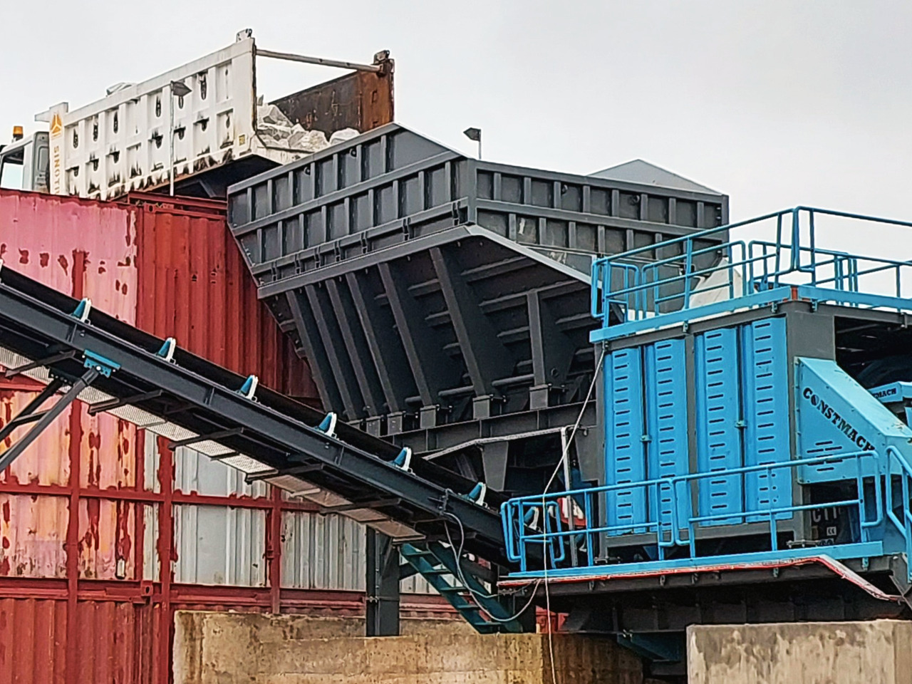 Constmach Vibrationsförderer mit Kapazitäten von 80 bis 500 Tonnen - Mining equipment: picture 3 Constmach Vibrationsförderer mit Kapazitäten von 80 bis 500 Tonnen - Mining equipment: picture 3