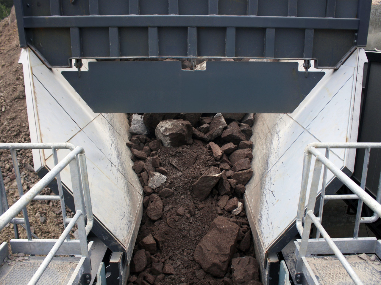 Constmach Vibrationsförderer mit Kapazitäten von 80 bis 500 Tonnen - Mining equipment: picture 1 Constmach Vibrationsförderer mit Kapazitäten von 80 bis 500 Tonnen - Mining equipment: picture 1