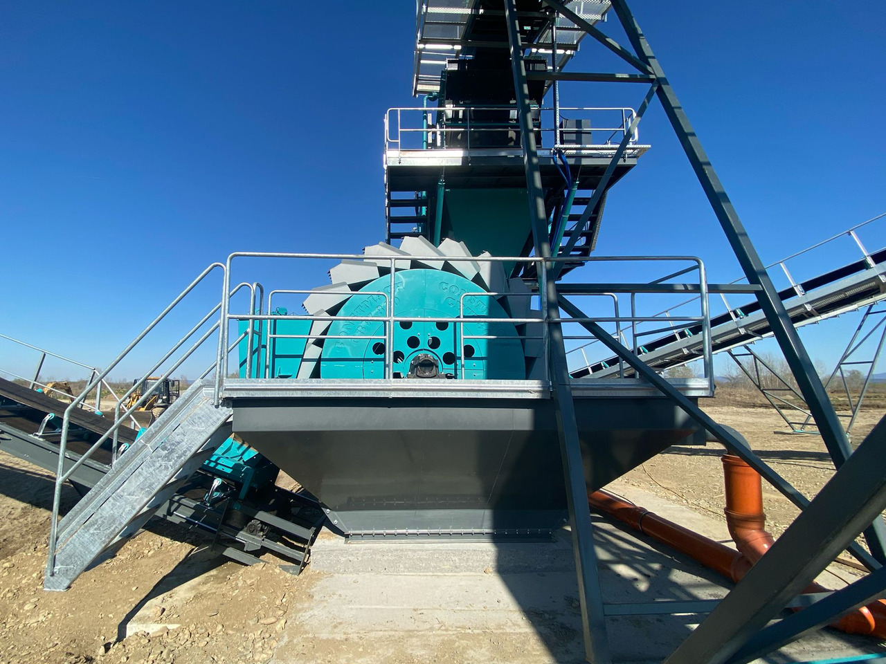 Constmach Wheeled Bucket Sand Washing Machine - Screener: picture 2 Constmach Wheeled Bucket Sand Washing Machine - Screener: picture 2