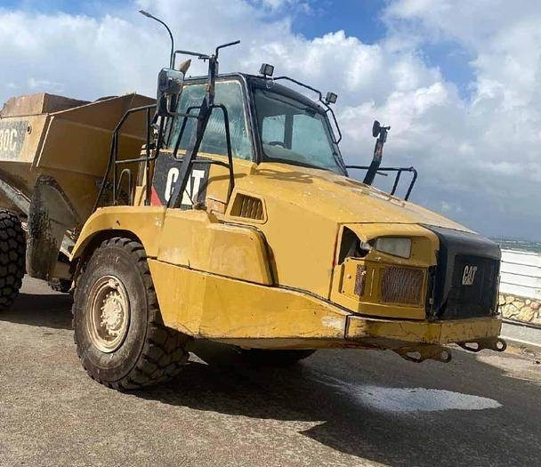 CAT 730C - Articulated dump truck: picture 2 CAT 730C - Articulated dump truck: picture 2