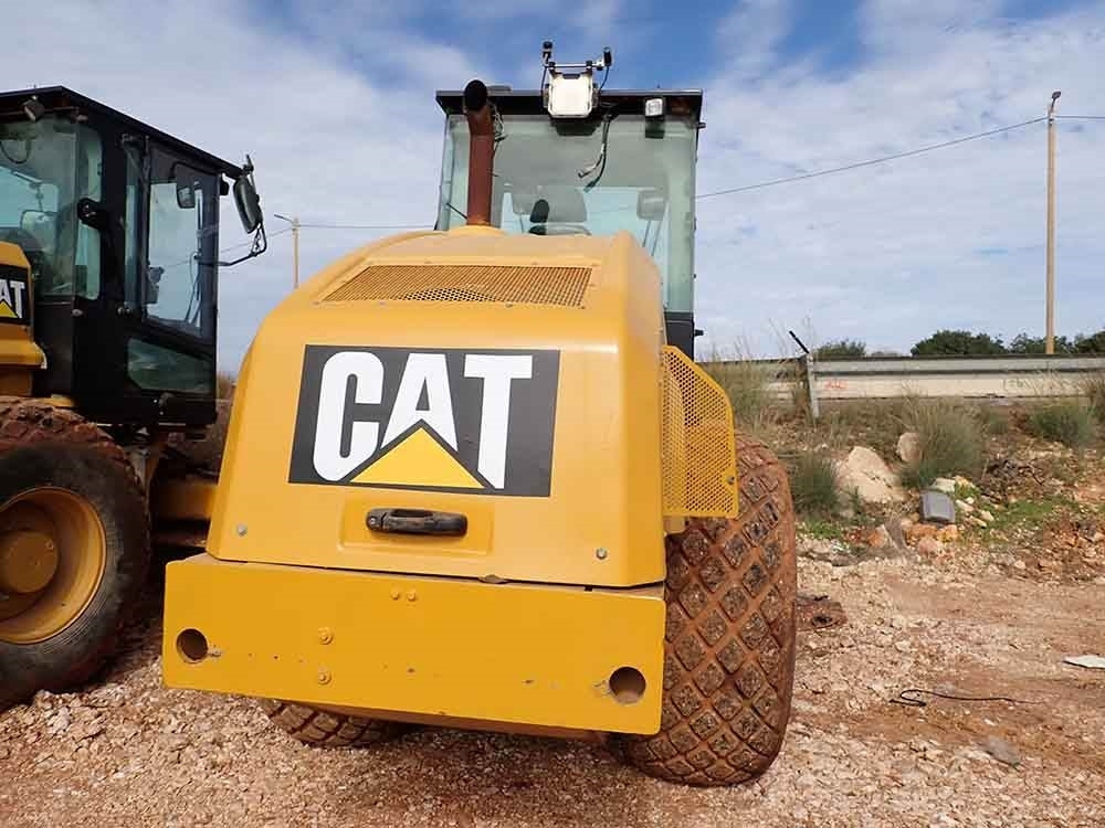 CAT CS64B - Plate compactor: picture 5 CAT CS64B - Plate compactor: picture 5