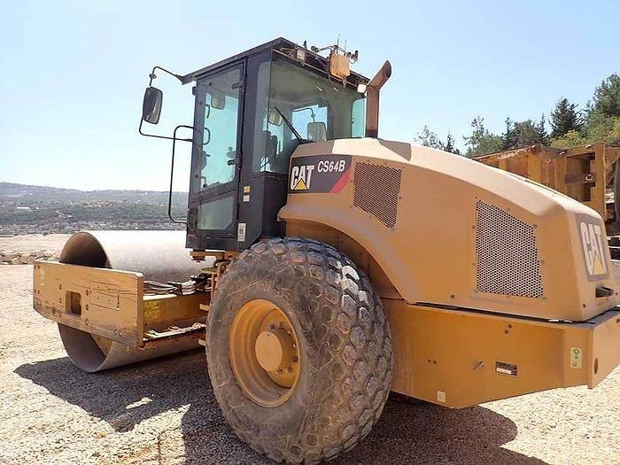 CAT CS64B - Plate compactor: picture 5 CAT CS64B - Plate compactor: picture 5