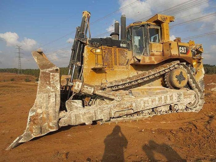Bulldozer CAT D10 T: picture 9
