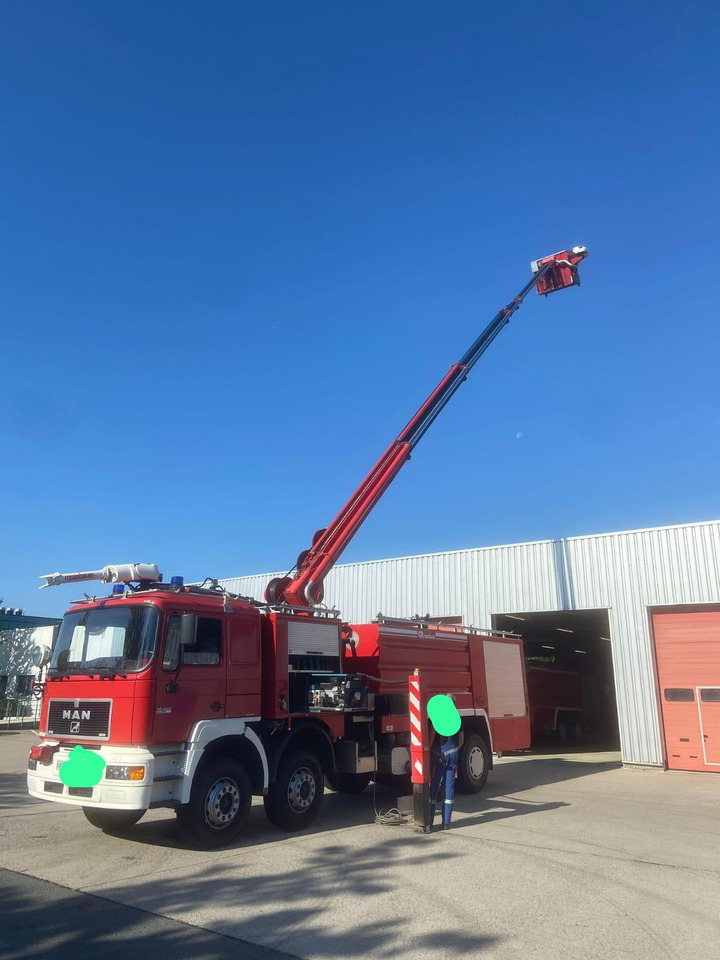 MAN 35.403 - Fire engine: picture 3 MAN 35.403 - Fire engine: picture 3