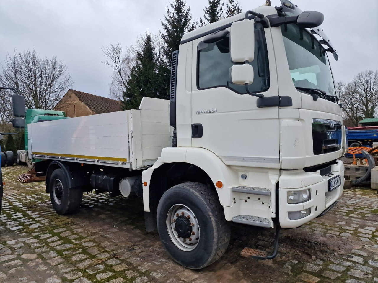 MAN 13.250 - Truck: picture 4 MAN 13.250 - Truck: picture 4