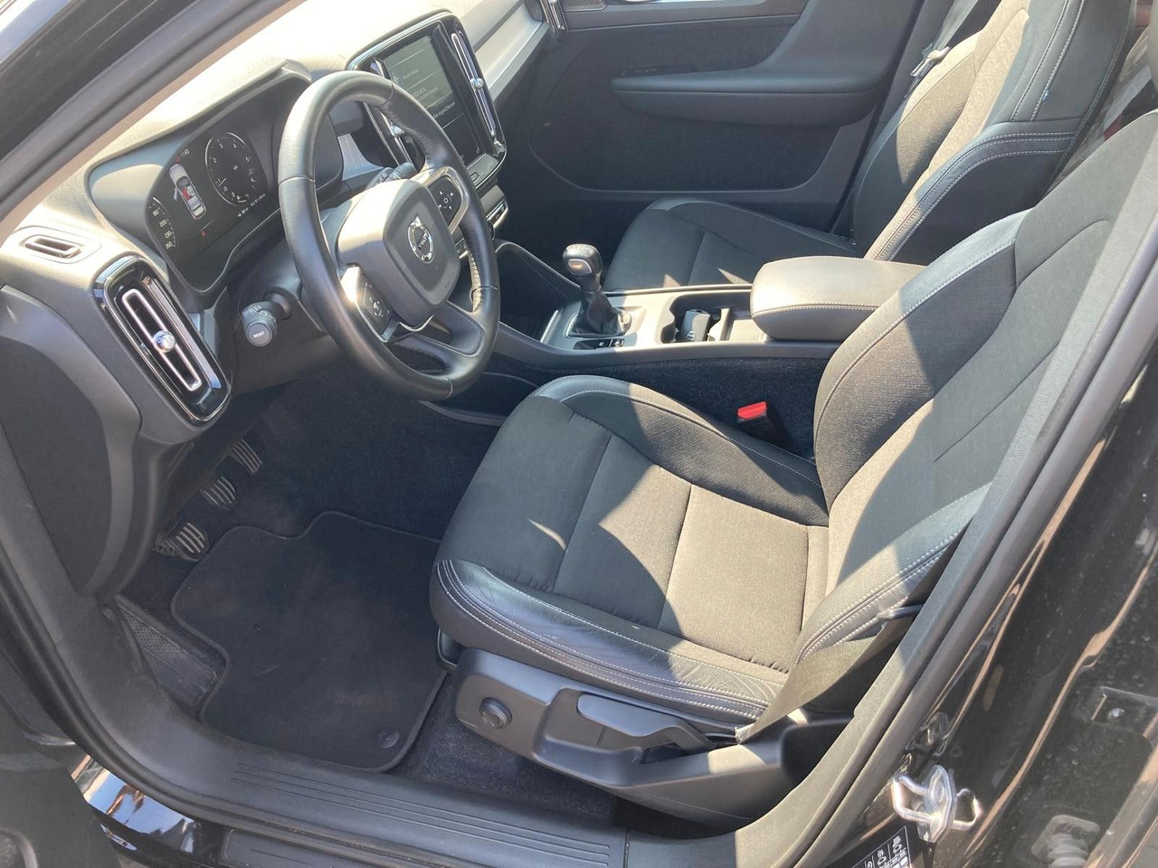 Volvo XC 40 D3 Momentum 2WD - Car: picture 2 Volvo XC 40 D3 Momentum 2WD - Car: picture 2