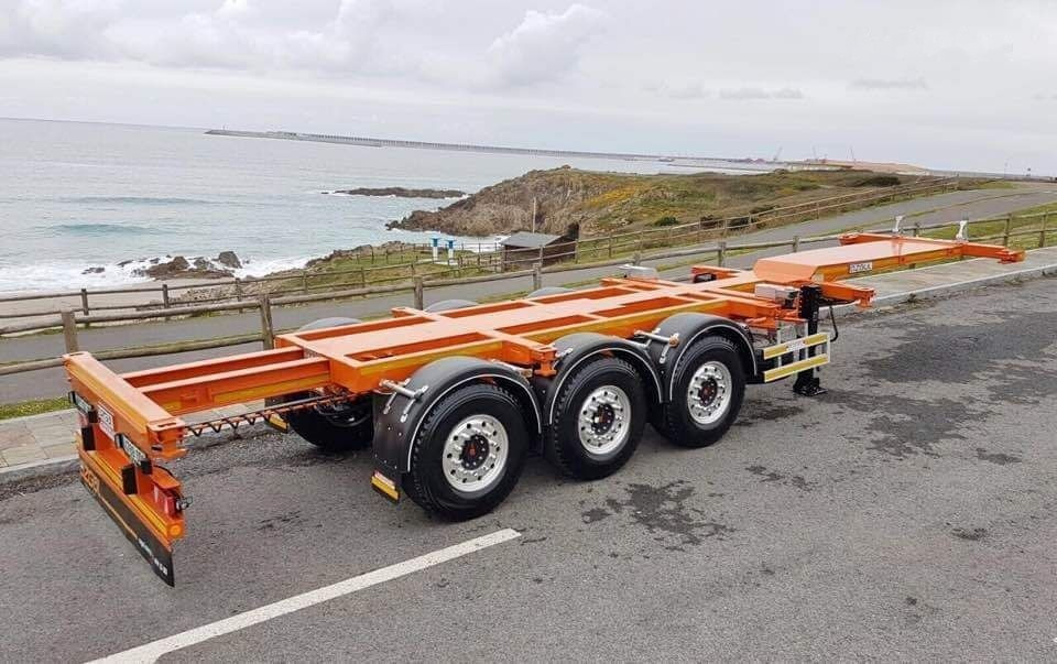 Özgül TELESCOBIC HIGH CUBE CONTAINER CHASSIS - Container transporter/ Swap body semi-trailer: picture 5 Özgül TELESCOBIC HIGH CUBE CONTAINER CHASSIS - Container transporter/ Swap body semi-trailer: picture 5