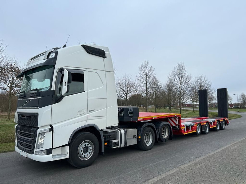 Goldhofer STN-L 4 (245) A RM2 Stepstar - Low loader semi-trailer: picture 1 Goldhofer STN-L 4 (245) A RM2 Stepstar - Low loader semi-trailer: picture 1