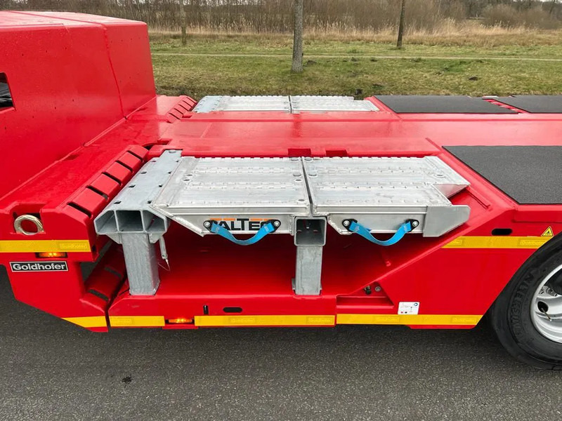 New Low loader semi-trailer Goldhofer STN-L 4 (245) A RM2 Stepstar: picture 6 New Low loader semi-trailer Goldhofer STN-L 4 (245) A RM2 Stepstar: picture 6
