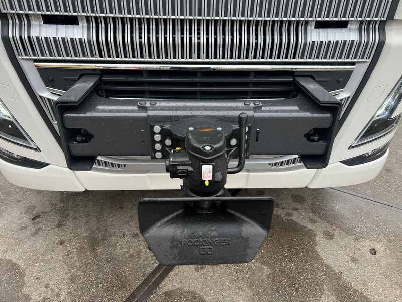 Volvo FH 16 780 8×4 - Tractor unit: picture 3 Volvo FH 16 780 8×4 - Tractor unit: picture 3