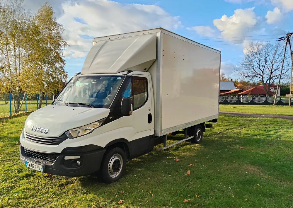 Iveco Daily 35S16 - Closed box van: picture 2 Iveco Daily 35S16 - Closed box van: picture 2