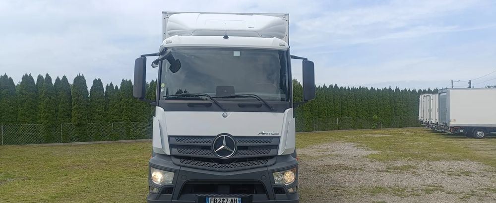 Mercedes-Benz Antos - Refrigerated truck: picture 3 Mercedes-Benz Antos - Refrigerated truck: picture 3
