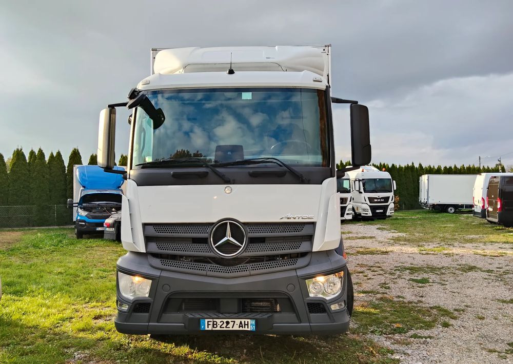 Mercedes-Benz Antos - Refrigerated truck: picture 3 Mercedes-Benz Antos - Refrigerated truck: picture 3
