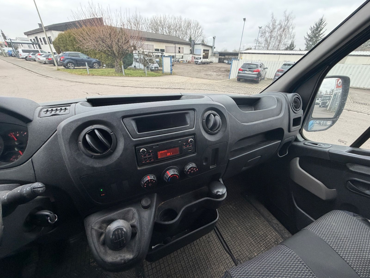 Panel van Renault Master L1H2: picture 14