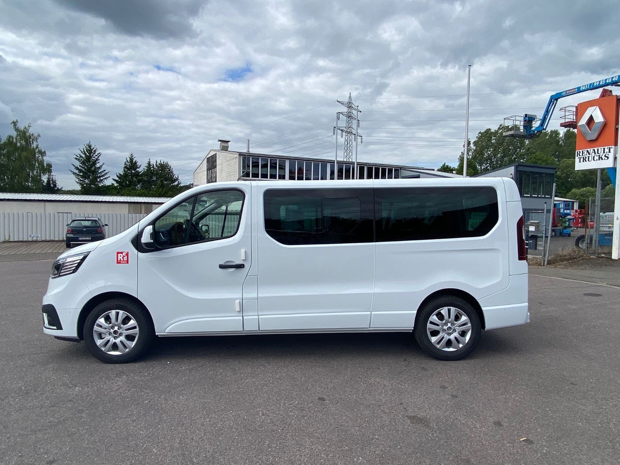 Renault TRAFIC RED KOMBI - Minibus, People carrier: picture 4 Renault TRAFIC RED KOMBI - Minibus, People carrier: picture 4
