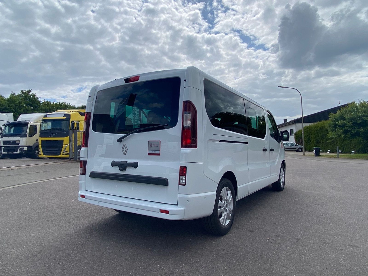Renault TRAFIC RED KOMBI - Minibus, People carrier: picture 5 Renault TRAFIC RED KOMBI - Minibus, People carrier: picture 5