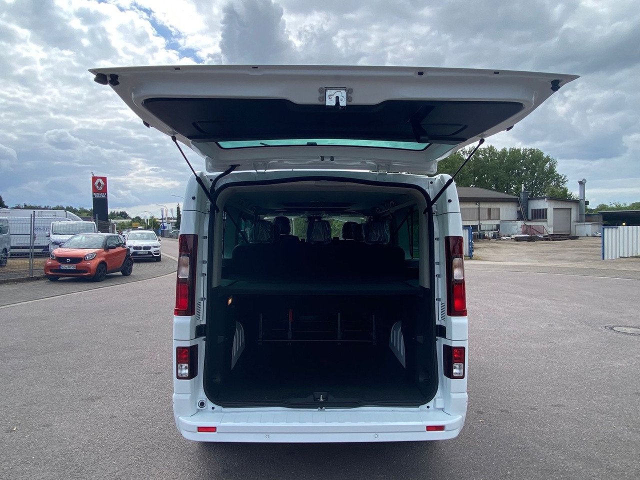 Minibus, People carrier Renault TRAFIC RED KOMBI: picture 8