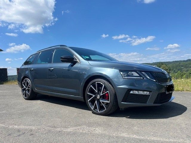 Skoda Octavia Combi RS 4x4 - Estate car: picture 1 Skoda Octavia Combi RS 4x4 - Estate car: picture 1