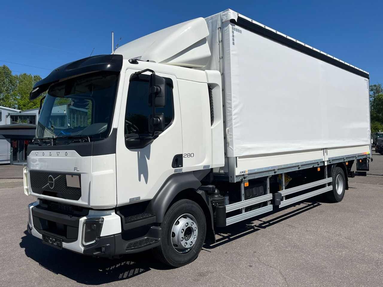 Volvo FL 16.280 Junge Schiebeplane - Curtain side truck: picture 2 Volvo FL 16.280 Junge Schiebeplane - Curtain side truck: picture 2