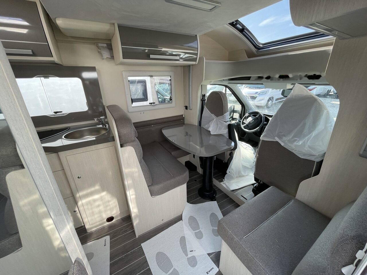 Nobel ART T-5000, 5 seats, FORD - Semi-integrated motorhome: picture 4 Nobel ART T-5000, 5 seats, FORD - Semi-integrated motorhome: picture 4