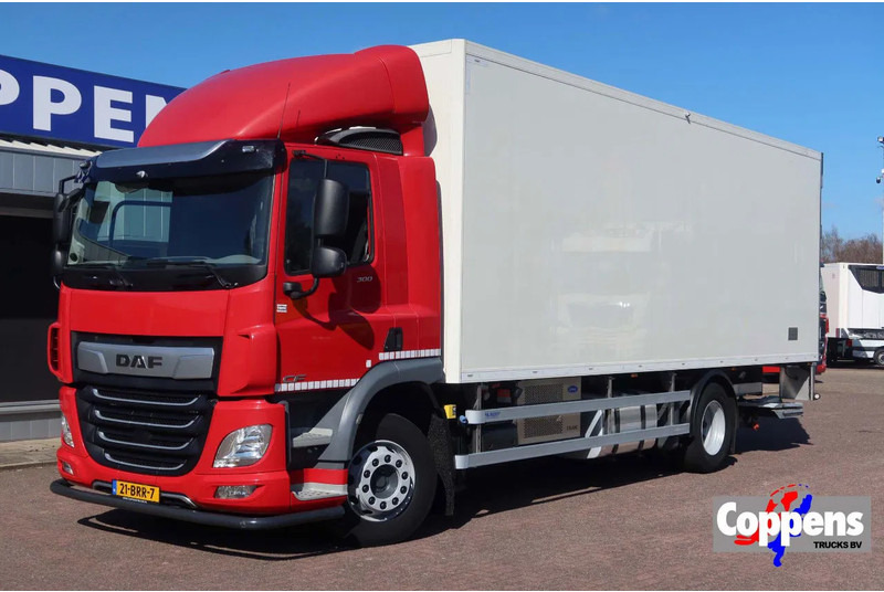 DAF CF 300 Koel/Vries Carrier iceland + Dhollandia 2500KG klep trenn wand - Refrigerated truck: picture 1 DAF CF 300 Koel/Vries Carrier iceland + Dhollandia 2500KG klep trenn wand - Refrigerated truck: picture 1